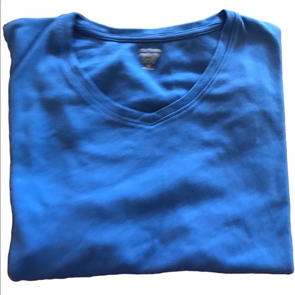 Kim Rogers v necked t shirt bright blue perfectly soft sz medium